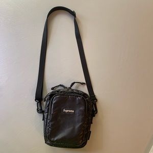 Supreme shoulder bag. Used but in great shape
